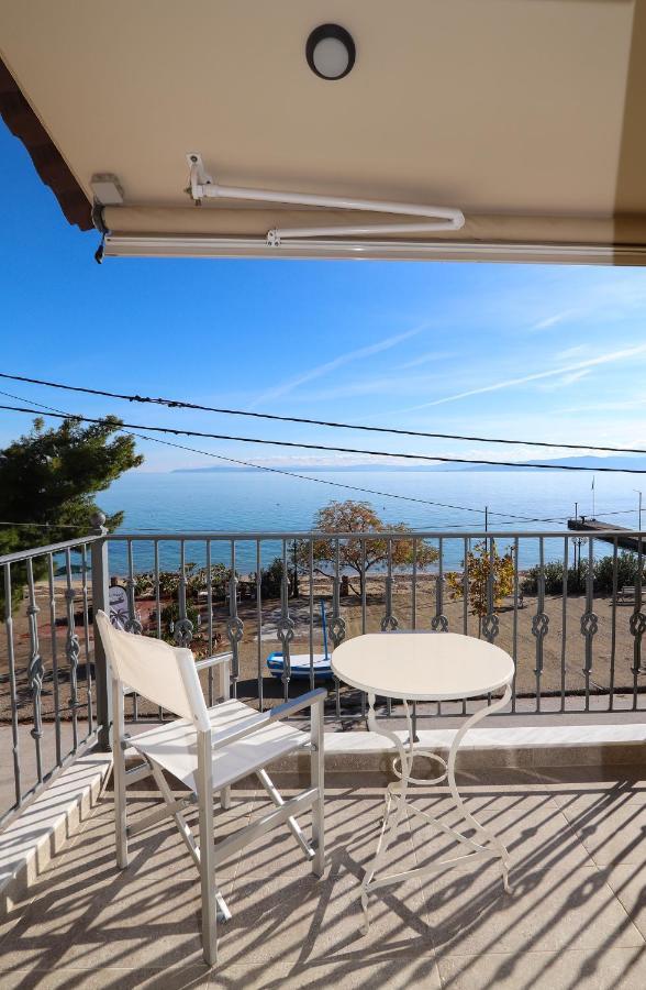 East & West Seaside Apartments Gialtra Экстерьер фото