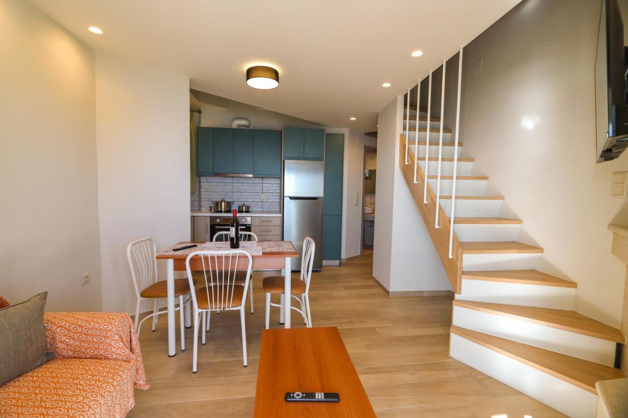 East & West Seaside Apartments Gialtra Экстерьер фото
