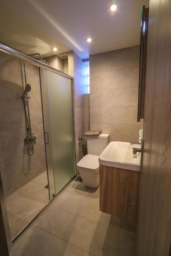 East & West Seaside Apartments Gialtra Экстерьер фото