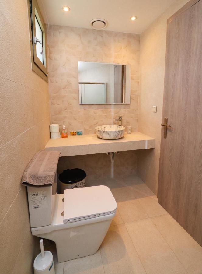 East & West Seaside Apartments Gialtra Экстерьер фото