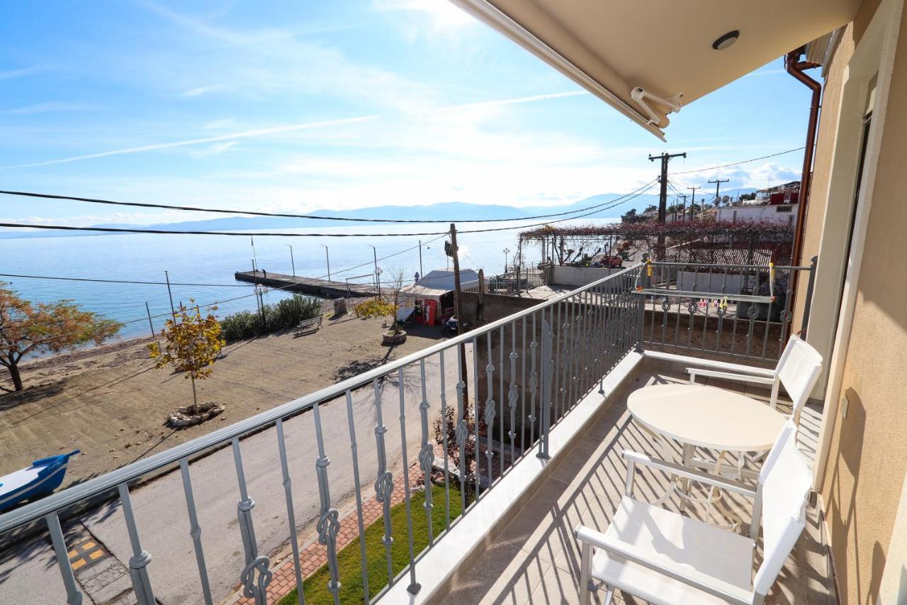 East & West Seaside Apartments Gialtra Экстерьер фото