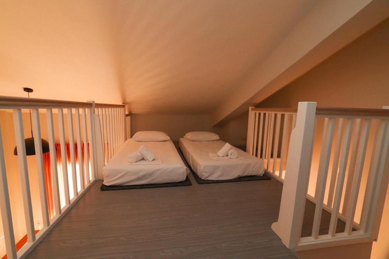 East & West Seaside Apartments Gialtra Экстерьер фото
