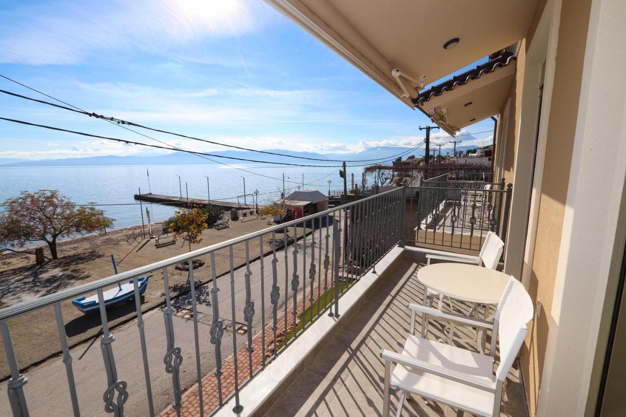 East & West Seaside Apartments Gialtra Экстерьер фото