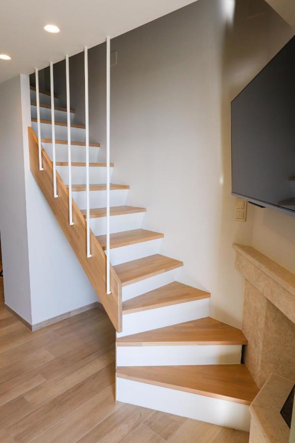 East & West Seaside Apartments Gialtra Экстерьер фото